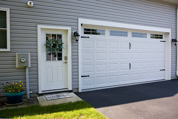 24/7 Emergency Garage Door Panel Replacement experts in Union City, MI